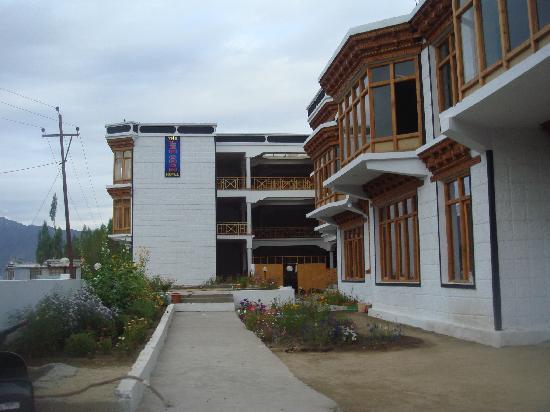 Leh Chen Hotel - Upper Changspa - Leh Image