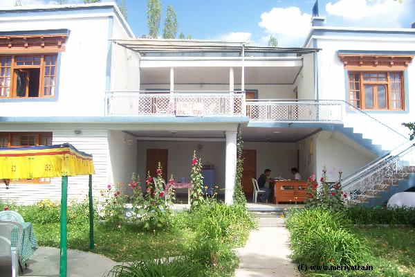 Tongspon Guest House - Fort Road - Leh Image