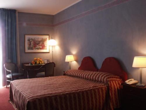 Janjus Hotel - Naya Ganj - Kanpur Image
