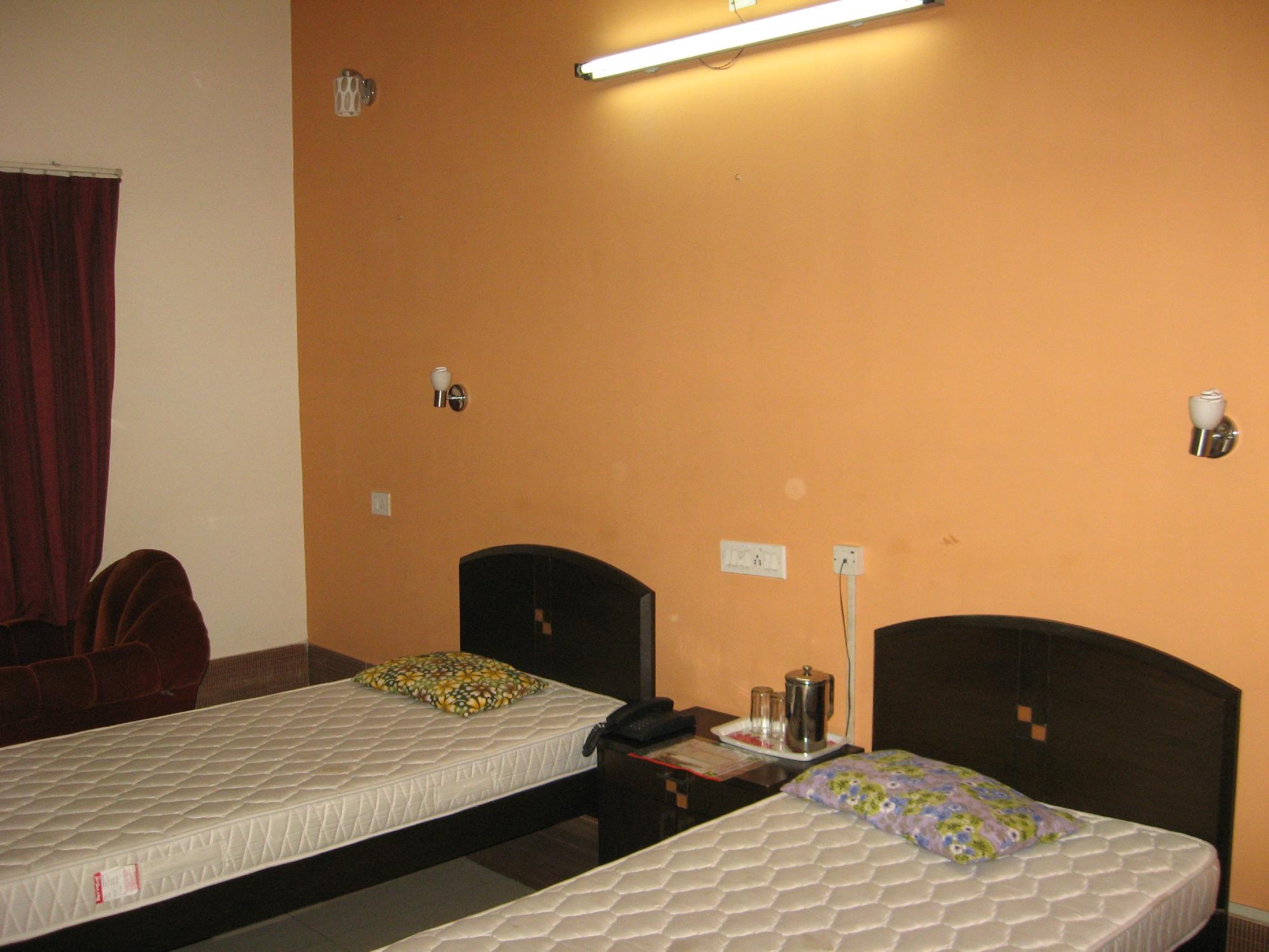 Sri Nikatan Hotel - Netaji Subhash Road - Malda Image
