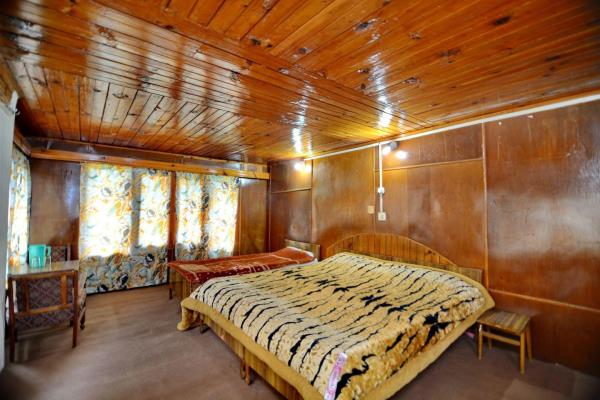 Santoor Palace - Chandanwari Road - Pahalgam Image