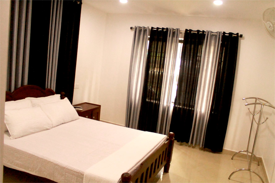 Hotel Half Moon - Arayidathupalam - Kozhikode Image