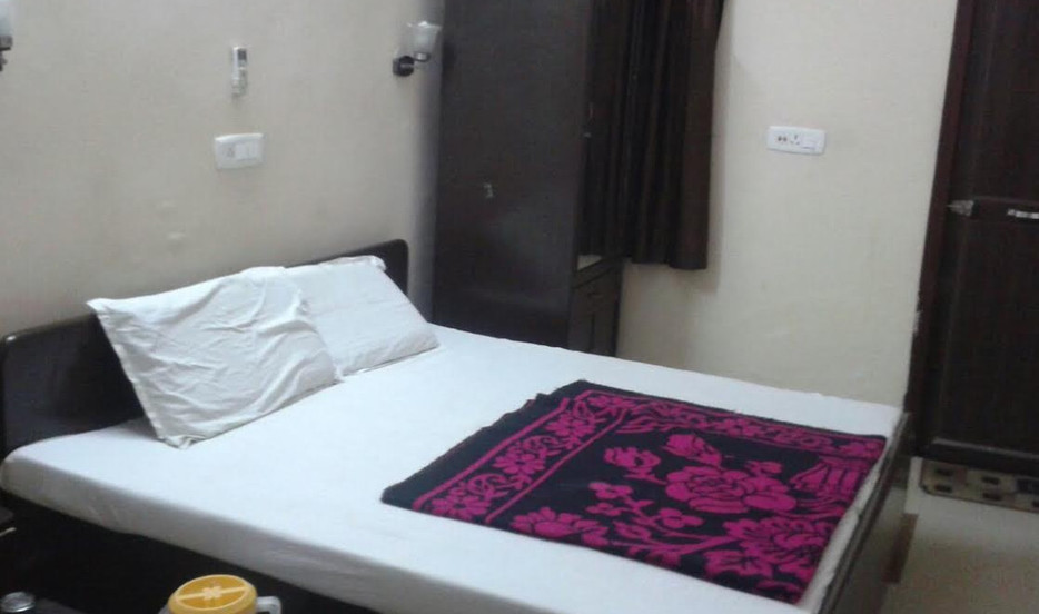 Hotel Nischay - Vinay Nagar - Rohtak Image