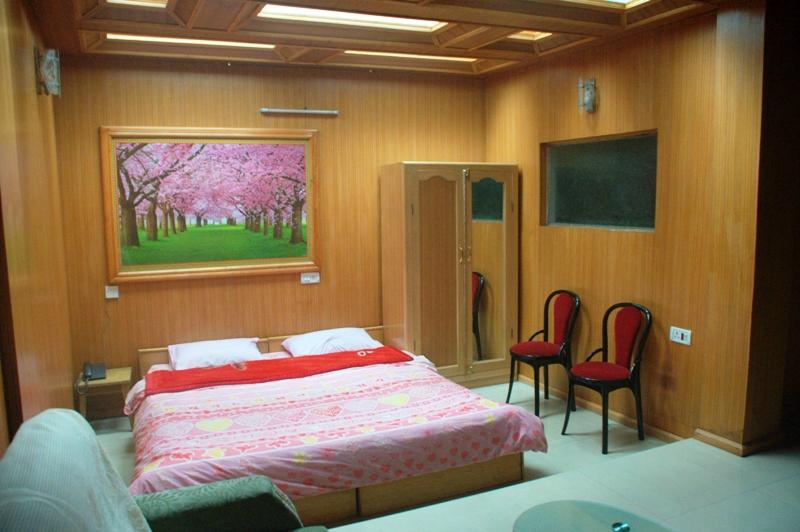 Hotel Dolma Chhinkar - Old Market - Tawang Image