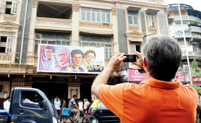 Royal Talkies - Grant Road - Mumbai Image