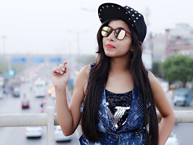 Dhinchak Pooja Image