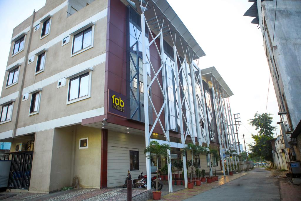 FabHotel S.P 13 - Rajiv Gandhi Circle - Indore Image