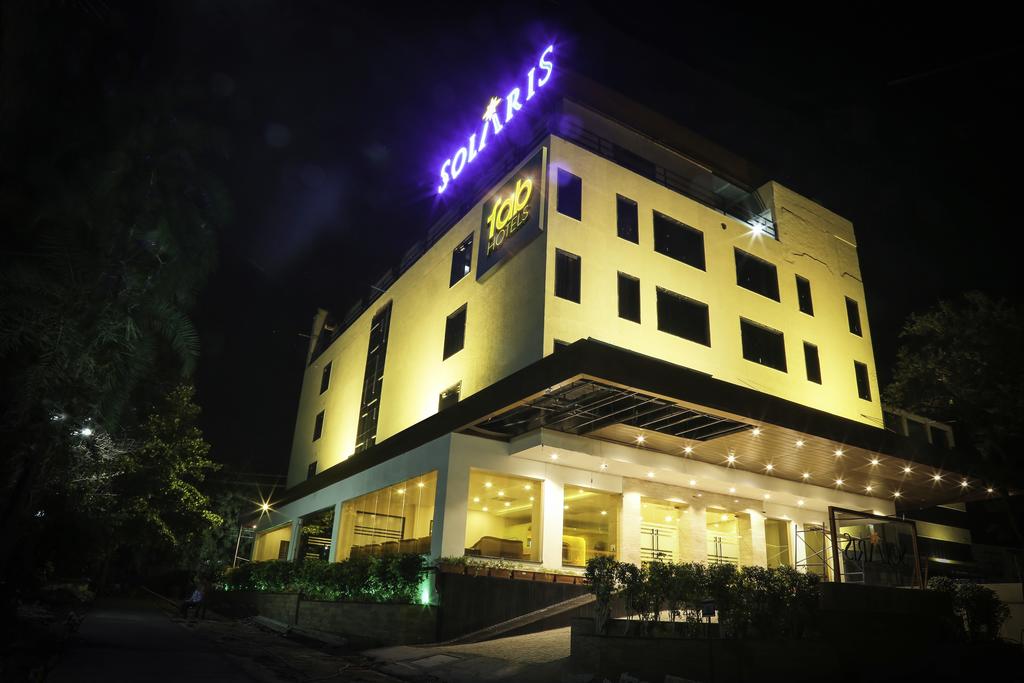 FabHotel Solaris - Rajiv Gandhi Circle - Indore Image