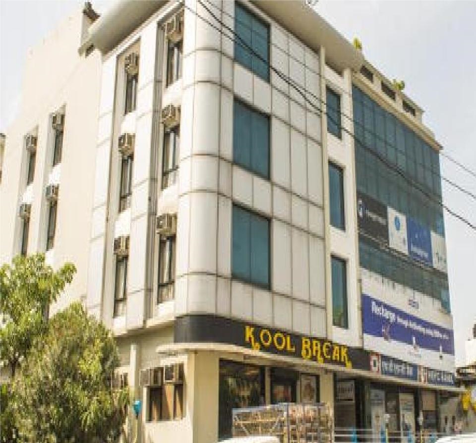 Hotel Tekarees Inn - Mahanagar - Lucknow Image