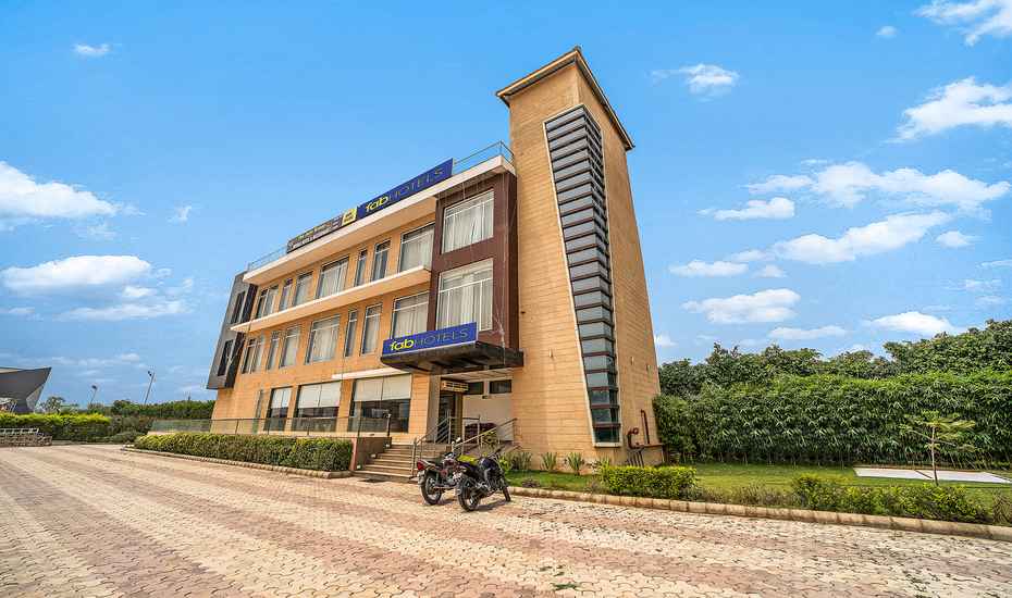 FabHotel Myraa - Zirakpur - Mohali Image