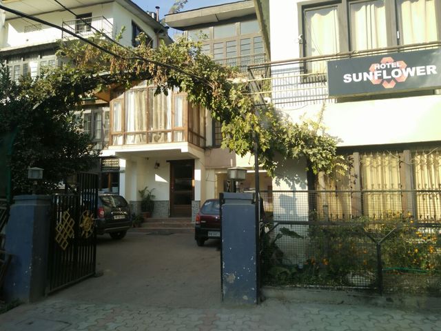 Hotel Sunflower - Manali Image