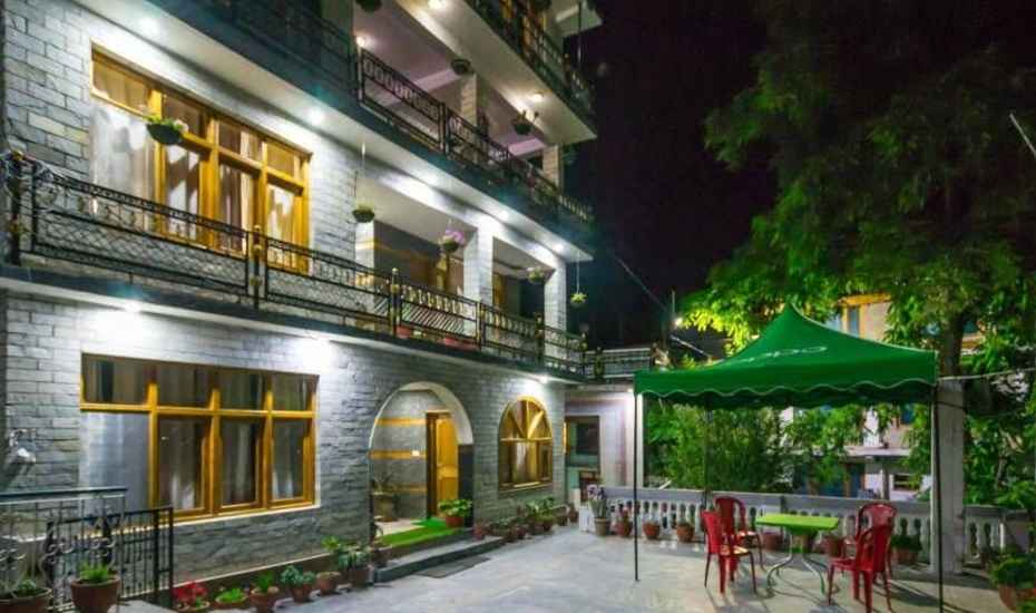 Hotel Whistling Winds - Manali Image