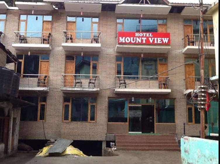 Hotel with Mountain View - Manali Image