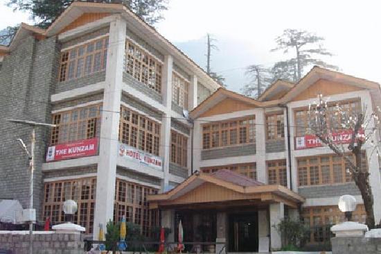 Kunzam Hotel - Manali Image