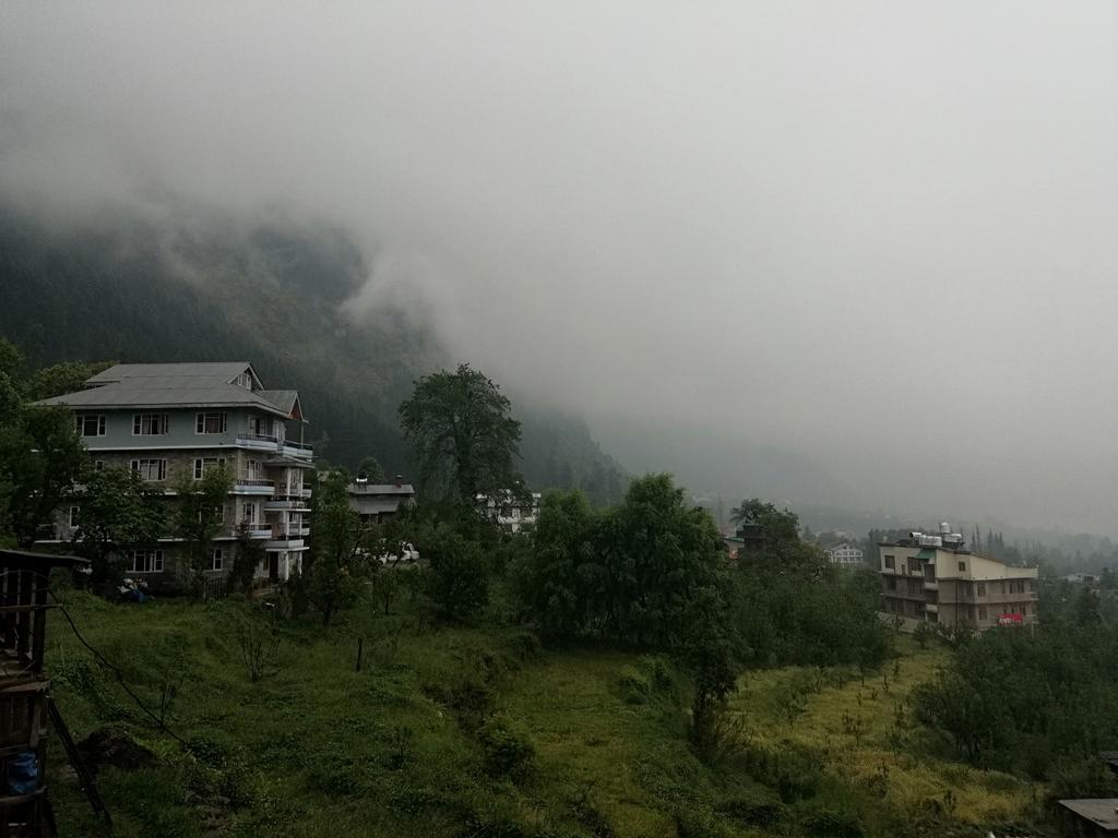 Thakur Niwas Home Stay - Manali Image