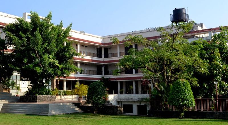 La-Shimmer Resort - Thane Image