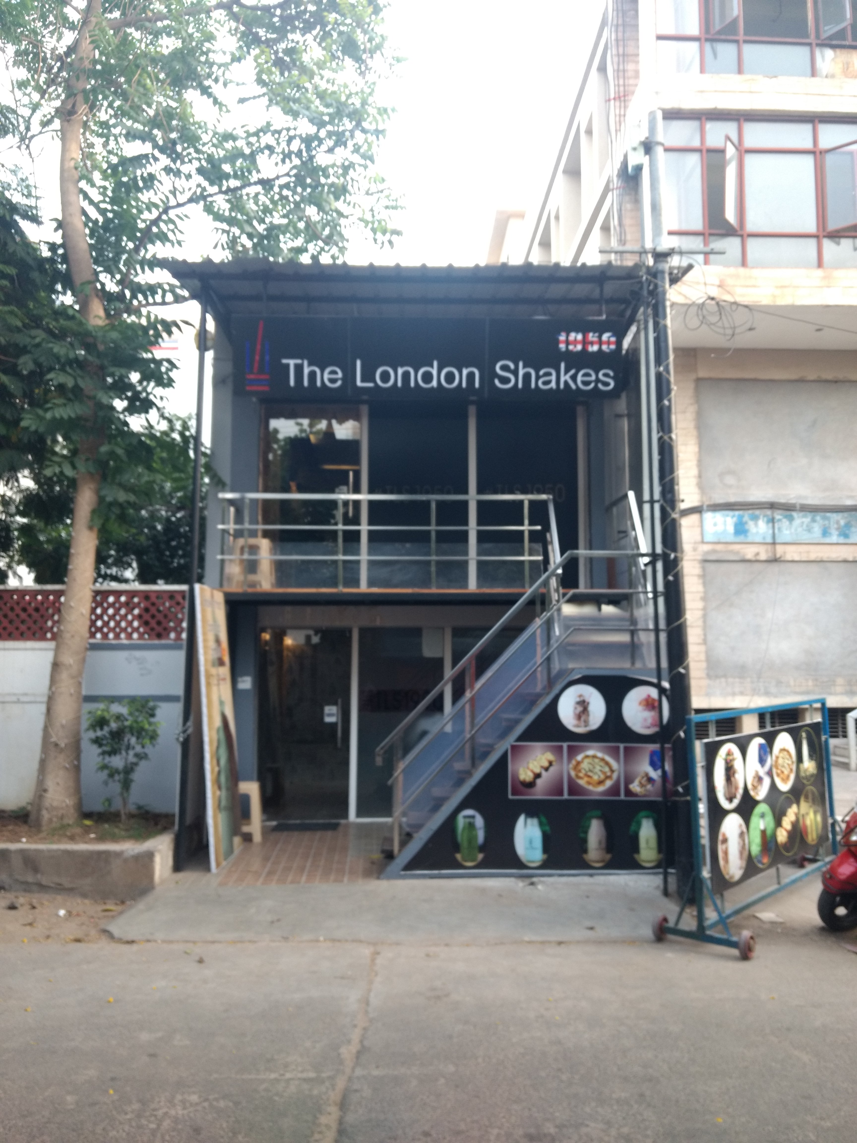 The London Shakes - Labbipet - Vijayawada Image