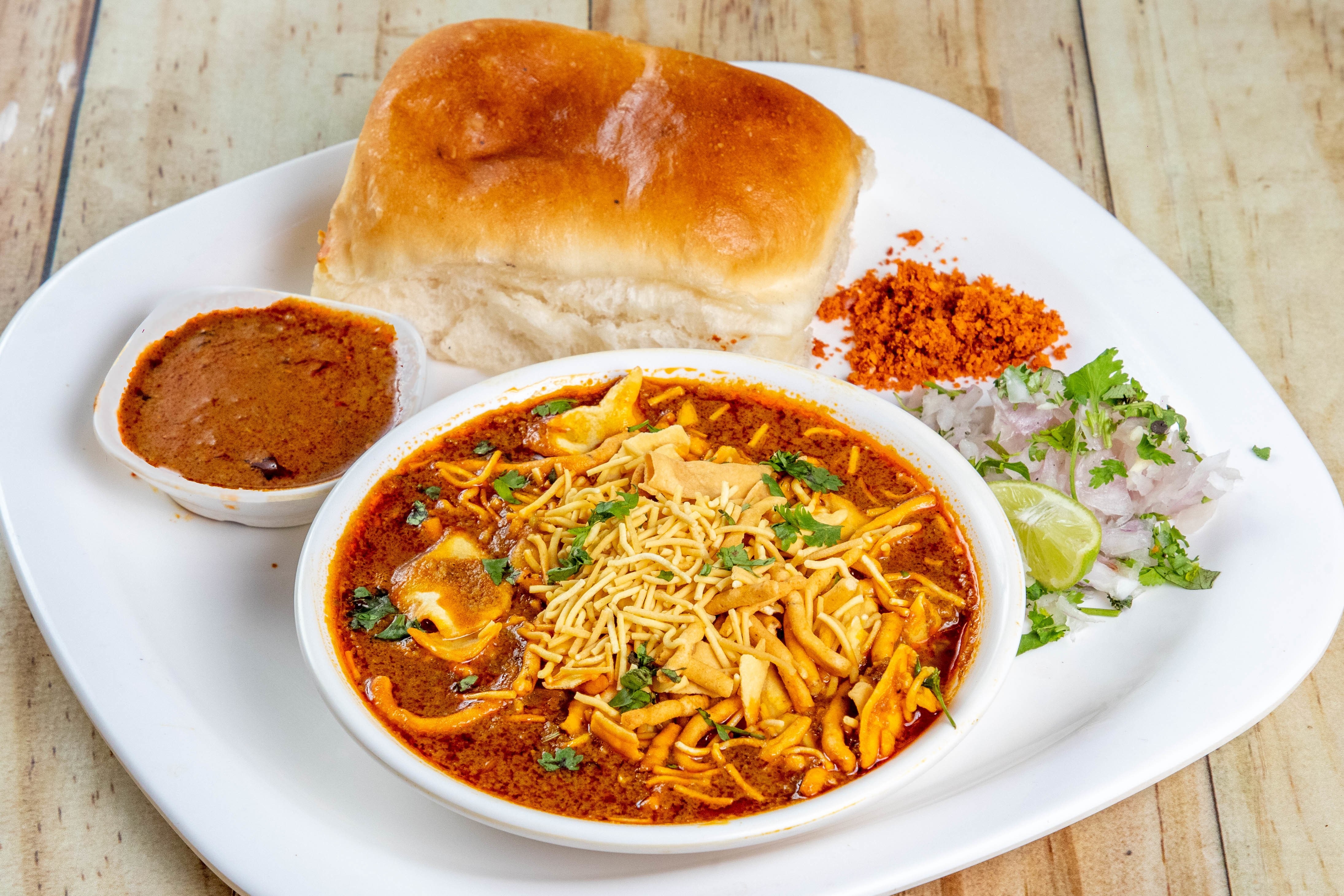 Kunjvihar Vada Pav Shop - Bandra West - Mumbai Image