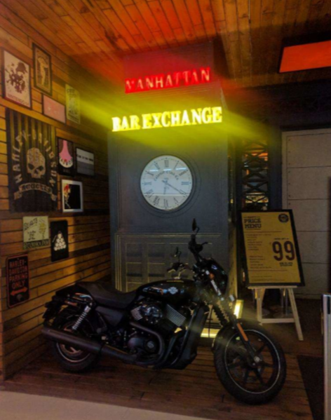 Manhattan Bar Exchange & Brewery - Global Foyer Mall - Golf Course Road - Gurgaon Image