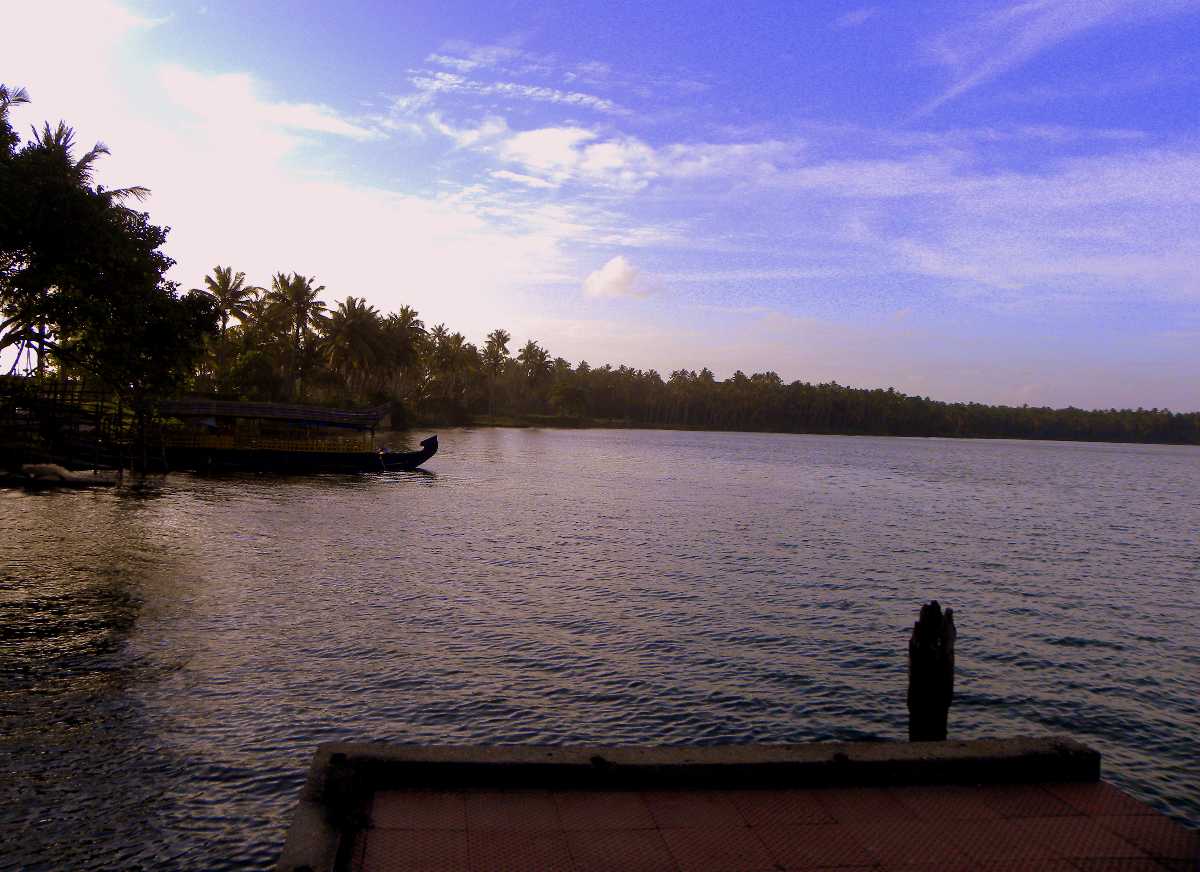 Paravur Lake - Kollam Image