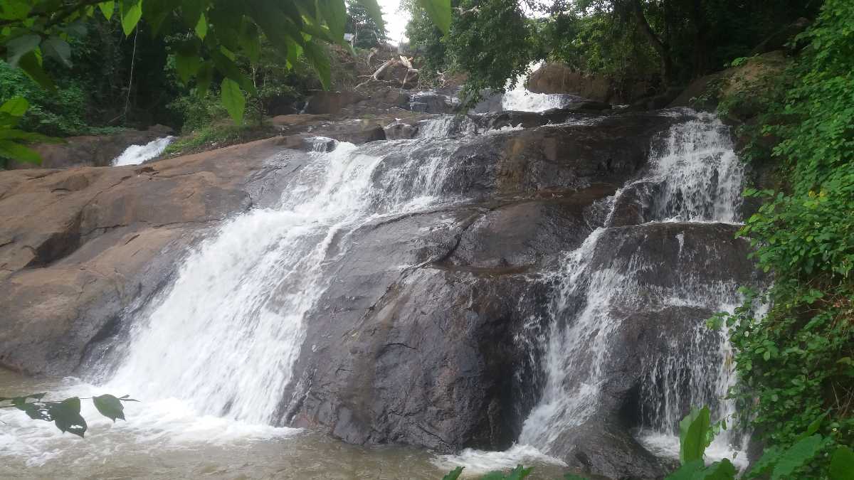 Aruvikkuzhi Waterfall - Kumarakom Image