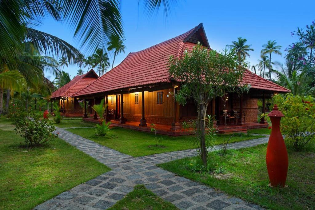 Kondai Lip Backwater Heritage Resort - Alappuzha Image