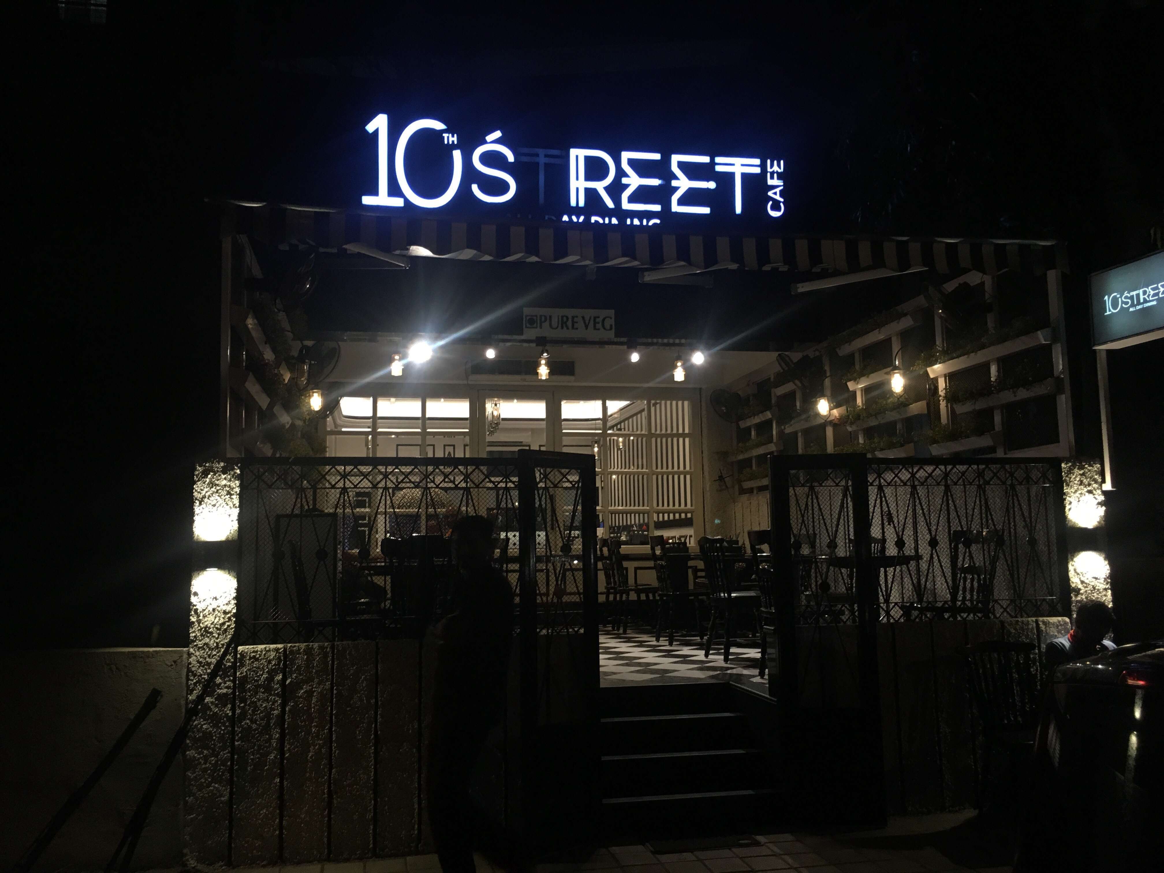 10th Street Cafe - Juhu - Mumbai Image