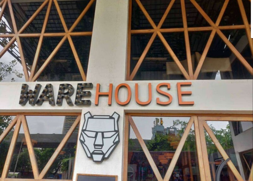 Warehouse Kitchenbar - Malad West - Mumbai Image