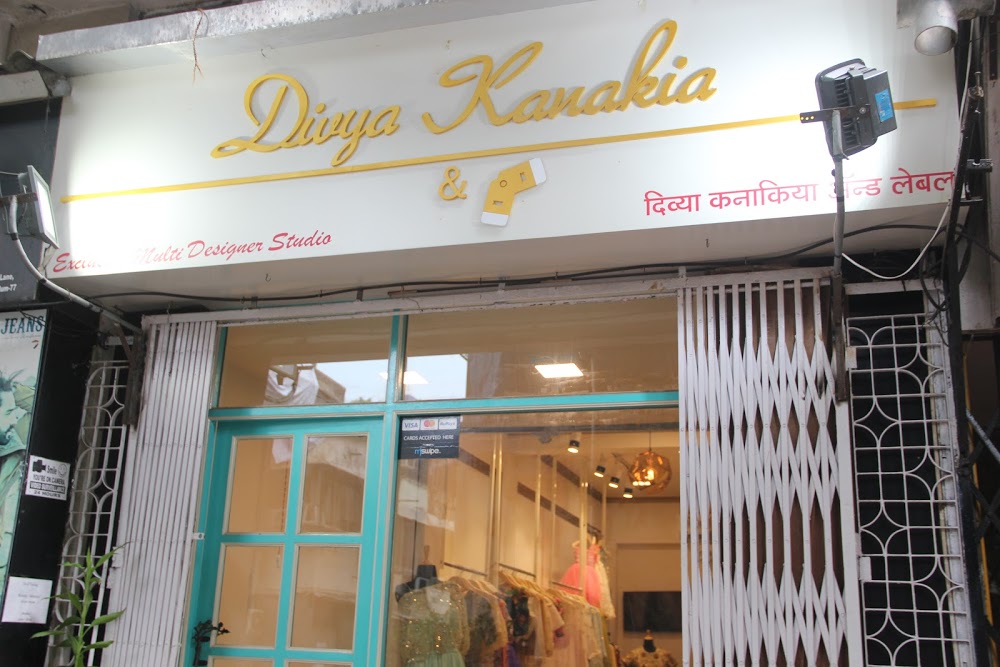 Divya Kanakia And Labels - Vidya Vihar West - Mumbai Image