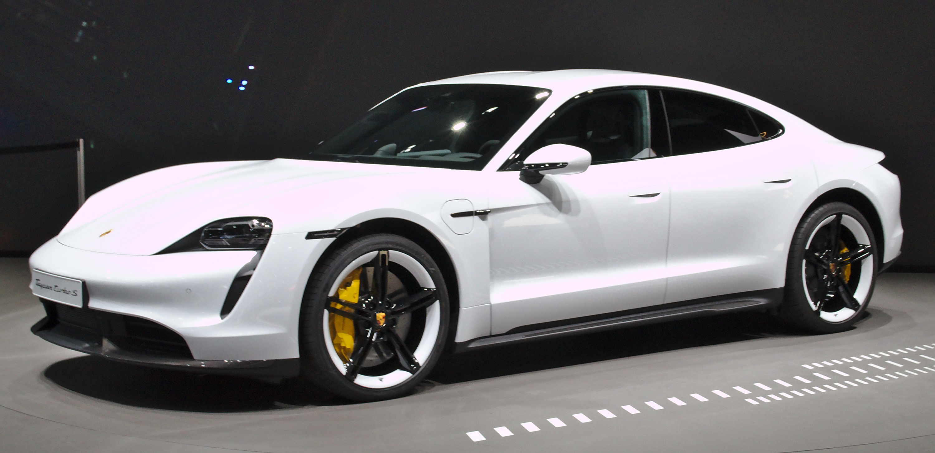Porsche Taycan Image