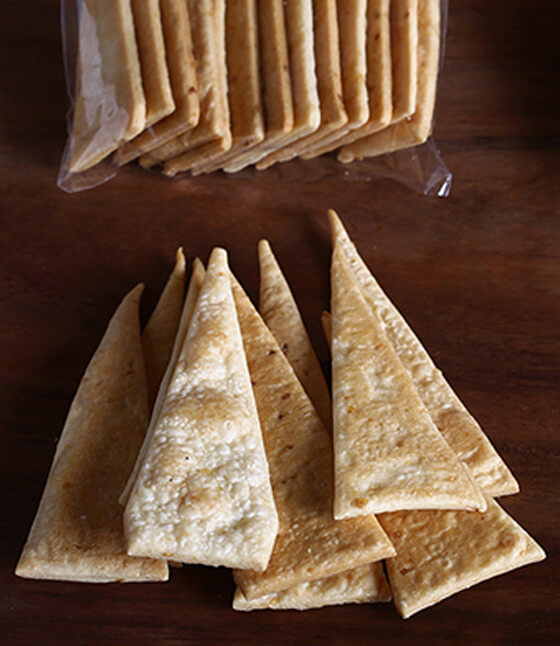 Choko La Garlic Crackers Image