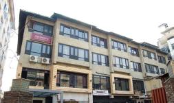 Adhoos Hotel - Srinagar