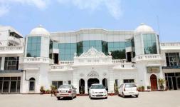 Hotel Deep Palace - Lucknow