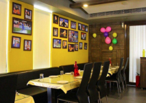 Blake Pepper - Airport Gandhinagar Highway - Ahmedabad