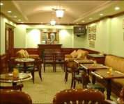 The Oakwood Bar - Radisson Hotel - Nadesar - Varanasi