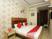 Harshit Hotel - Aminabad - Lucknow
