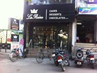 La Reine - Hazratganj - Lucknow