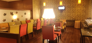 Matchpoint Restaurant - Maple Leaf - Lalbagh - Lucknow