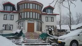 Shabnam Hotel - Dalgate - Srinagar
