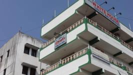 Hotel White House - Chinchwad - Pune