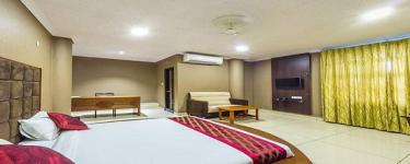 Shena Ravi Hotel - Sira - Tumkur