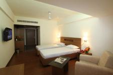 Santhinivas Hotel - Sitha Pathi Rao Street - Kakinada