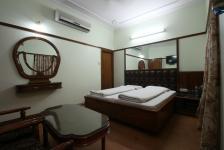 Taj Star Hotel - Ghanta Ghar - Meerut