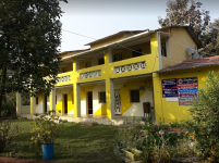 Yellow House Beach Holiday Cottage - Kihim - Alibaug