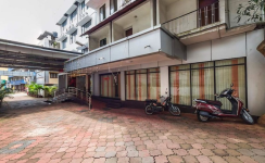 Hotel Peninsula - Thrissur