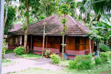 Pooppallys Heritage Home - Alappuzha