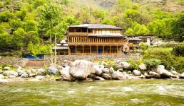 BlueHouse by the River - Kullu