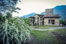 Moets Riverside Cottages - Kullu