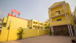 Hotel StayEasy Majestic - Bangalore