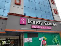 Landy Queen - Munnar